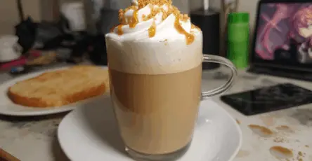 Crema al caffè semplice e raffinata