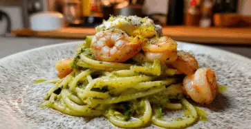 Spaghetti con zucchine e gamberi