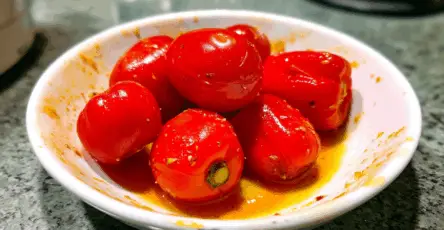 Peperoncini piccanti ripieni di tonno