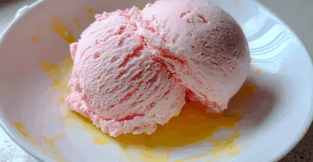 Gelato cremoso fatto in casa con 4 ingredienti