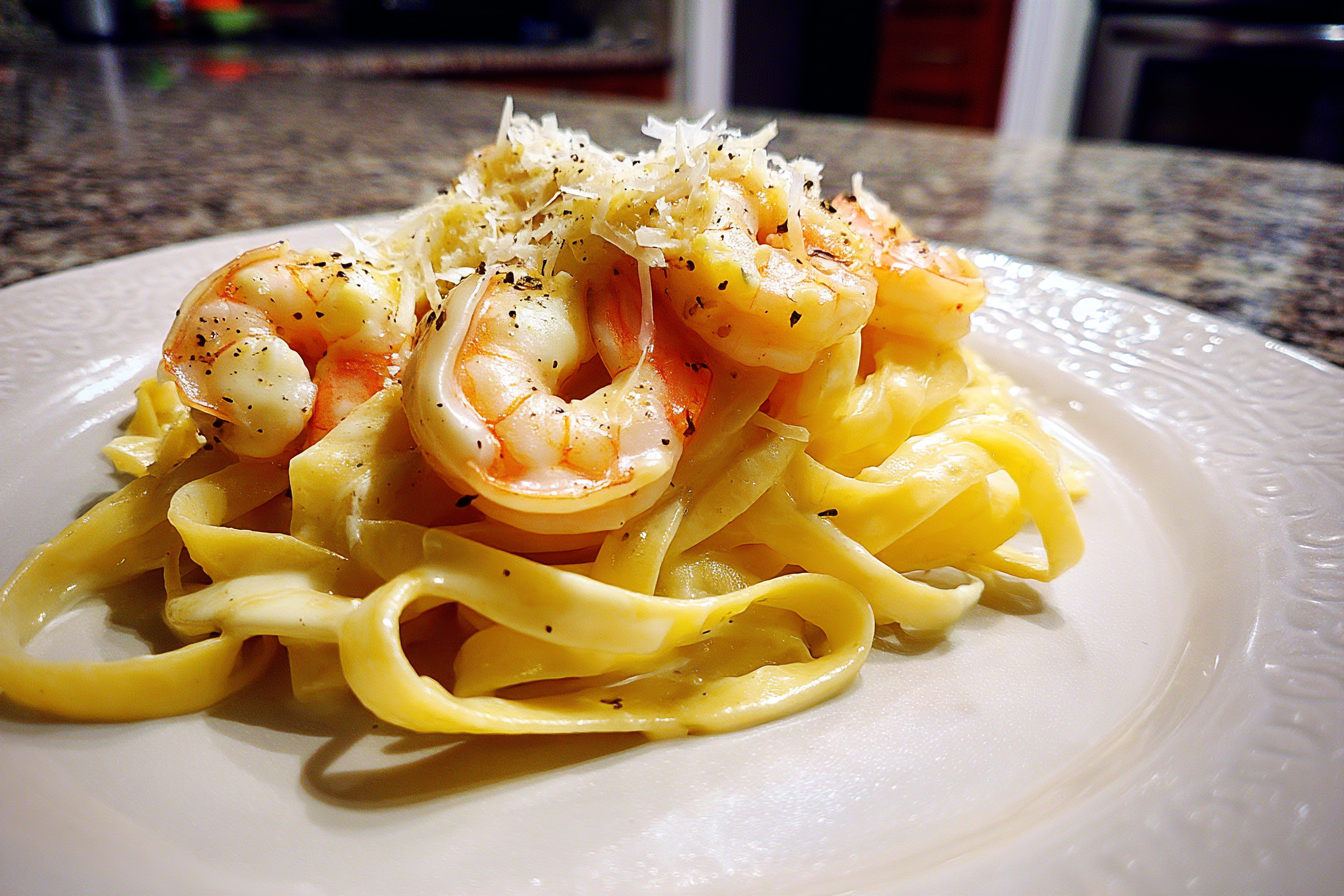 Fettuccine con Gamberetti Salsa Alfredo