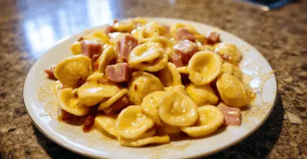 Orecchiette con Mortadella e Gorgonzola